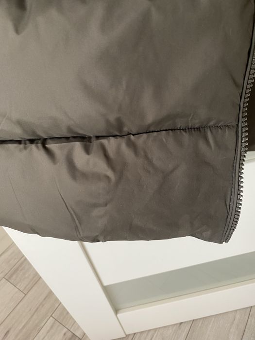 Płaszcz puch naturalny i kaptur z jenotem r. 46