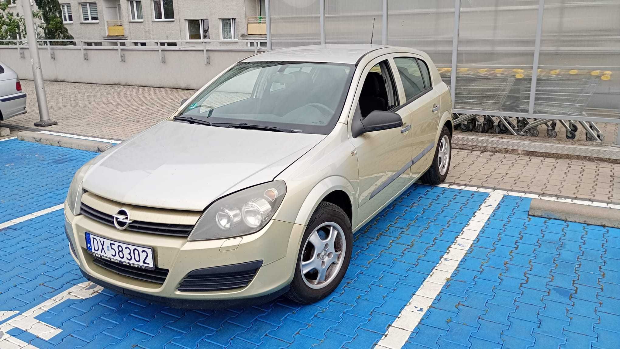 Opel Astra 2004 rok 1.4 benz,klima ,alu, ważne oc i przegląd 05/2026