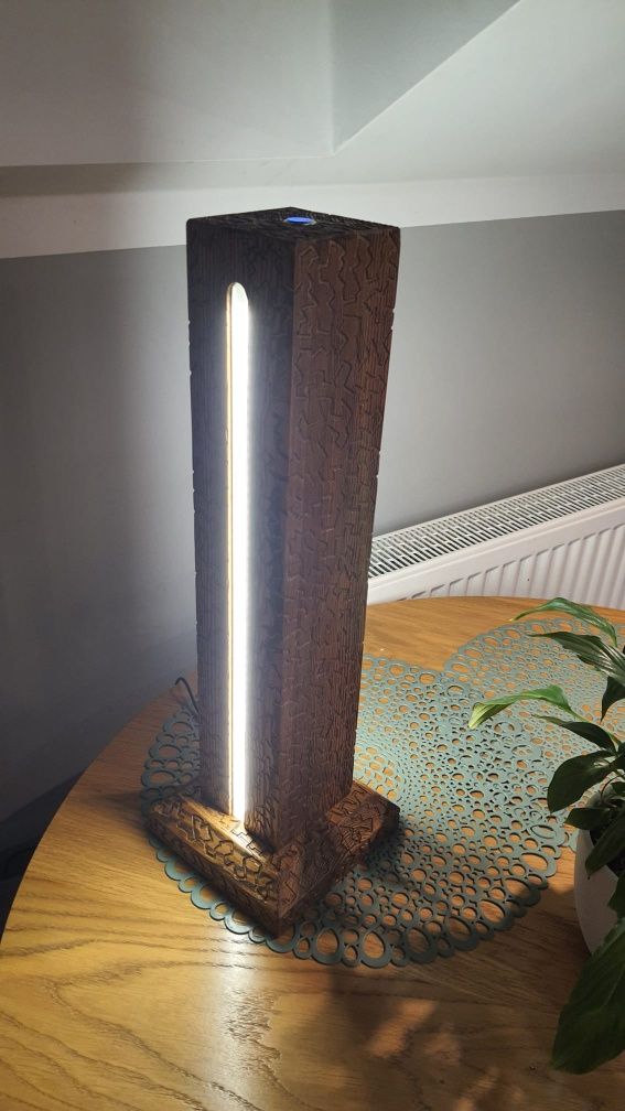 Lampa drewniana stojaca