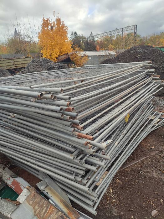 Przęsło ażurowe tymczasowe odgradzające budowę budowlane