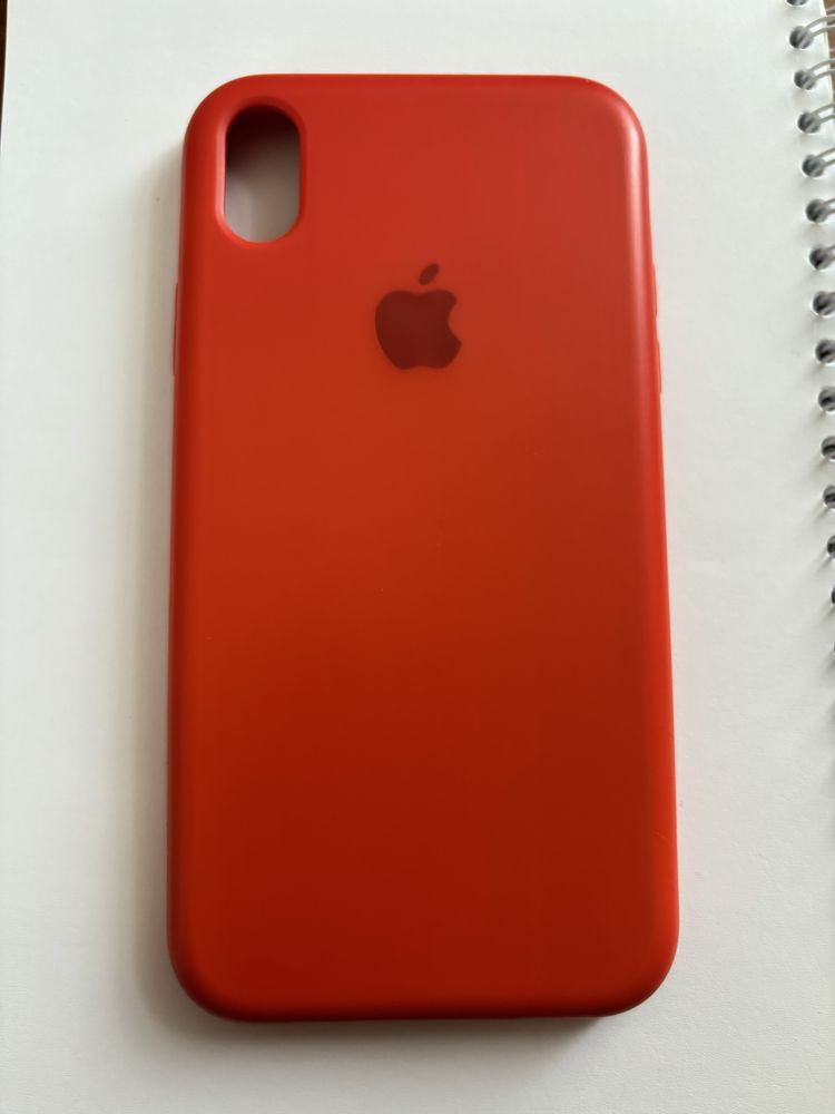 Червоний чехол на iphone XR