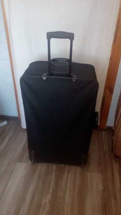 Продам валізу велику