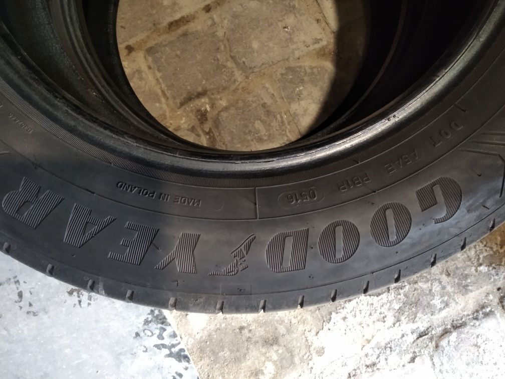Komplet opon letnich 195/65R15 91T