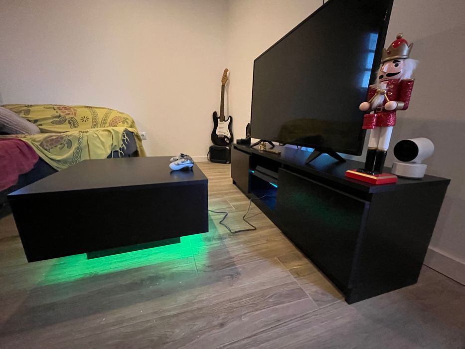 Vendo aparador tv e mesa de centro