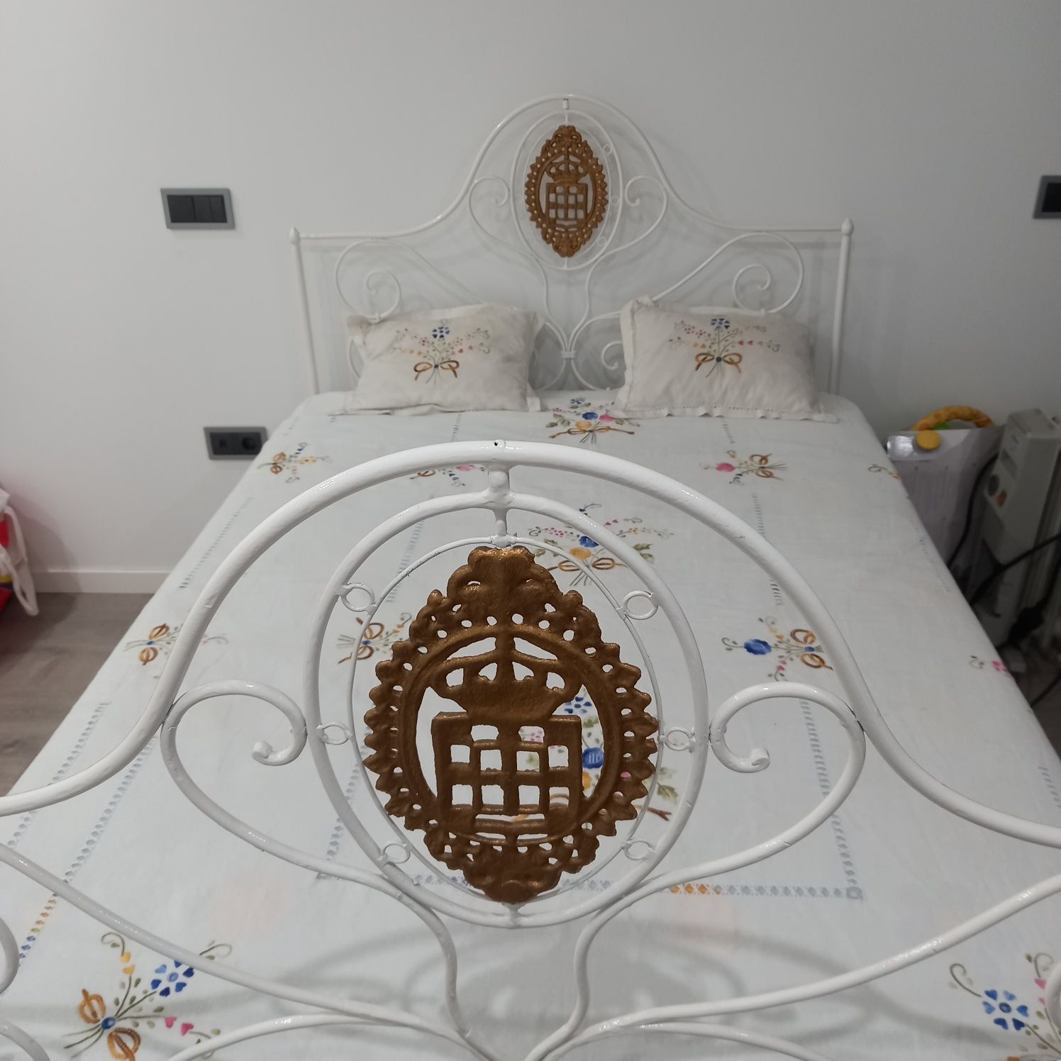 Cama coroa de rei