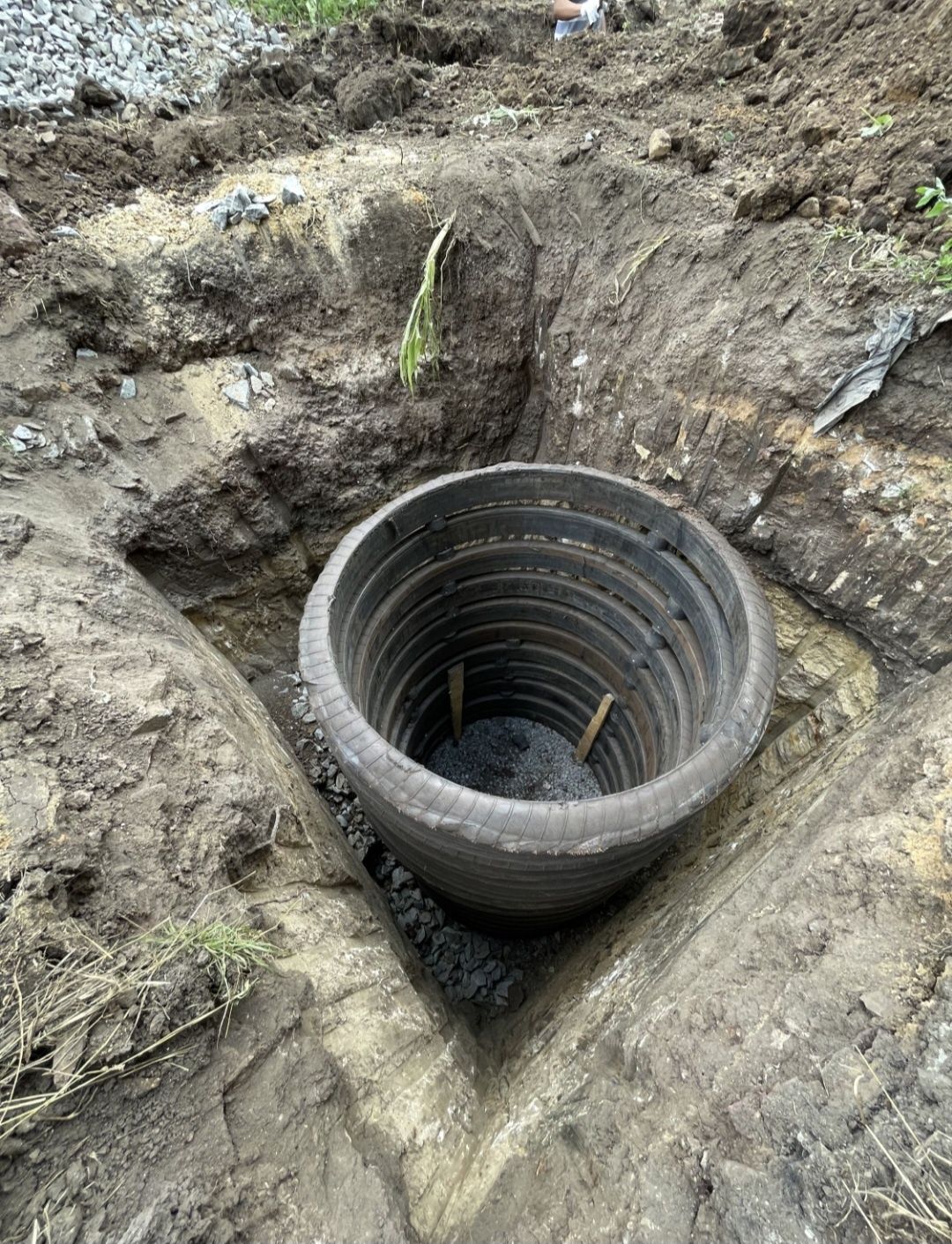Слевная яма, копка скептиков, земляные работы по канализации