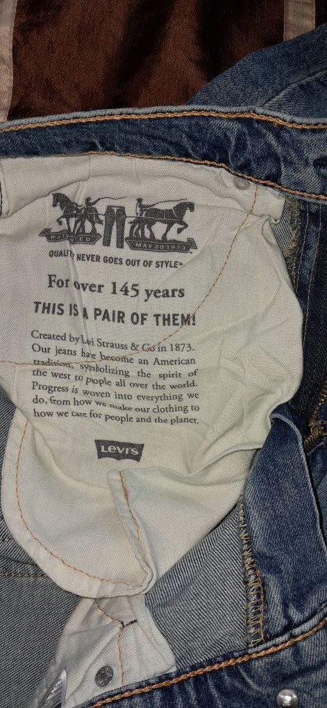 Spodnie Levis 519 Skinny Hi Ball rozmiar 32