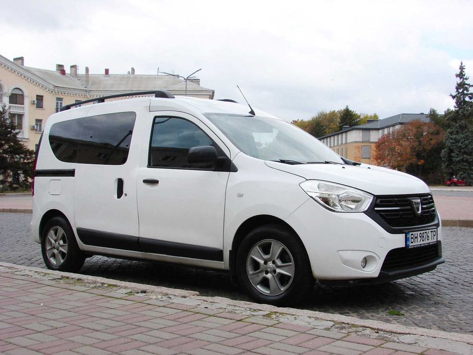 Dacia Dokker пассажирский 2019 год (1.4 бензин, механика 6-ст)