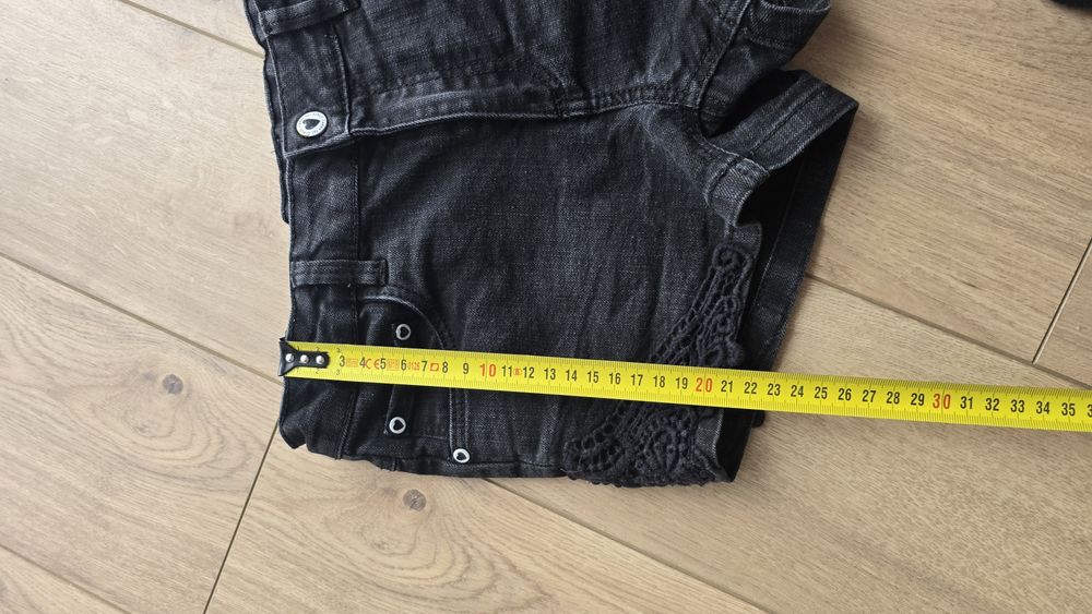 Szorty krótkie spodenki jeansowe czarne 140