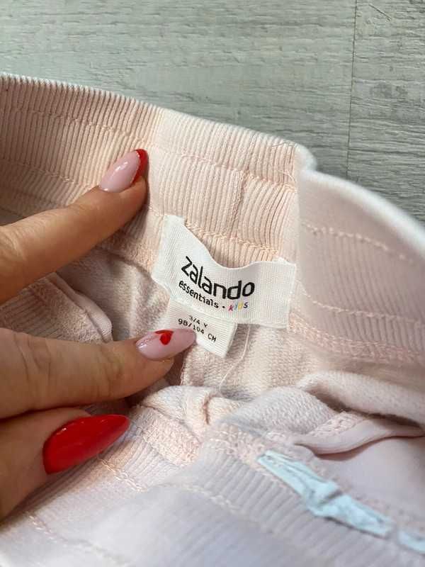 Spodnie różowe dziecięce Zalando 98 104 cm wiązane z gumką dresy