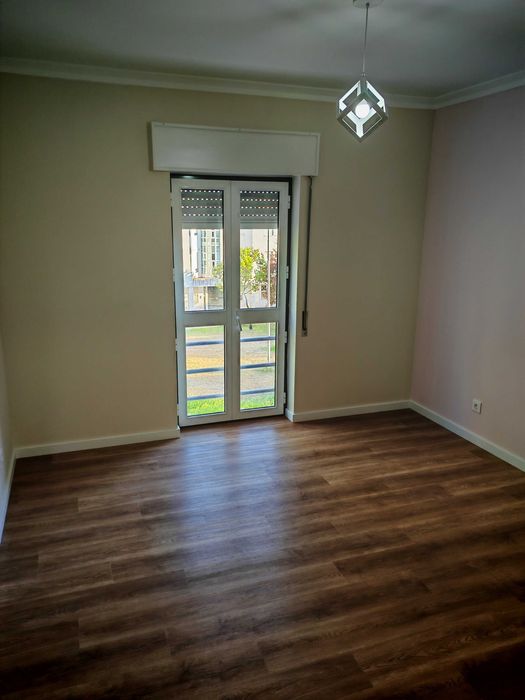 Apartamento T3 Totalmente Renovado no Bairro dos Álamos