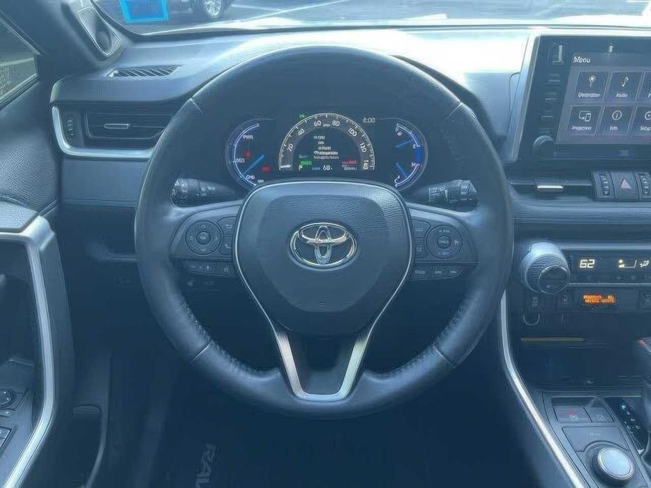 Toyota RAV4 Hybrid XSE      2020