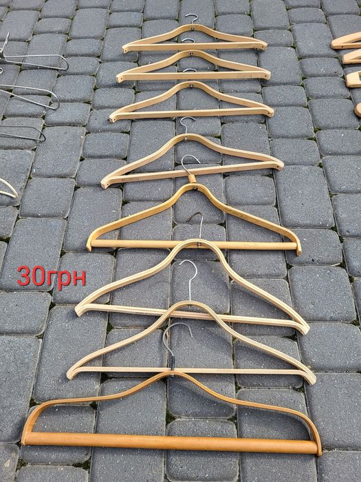 Вішаки дерев'яні