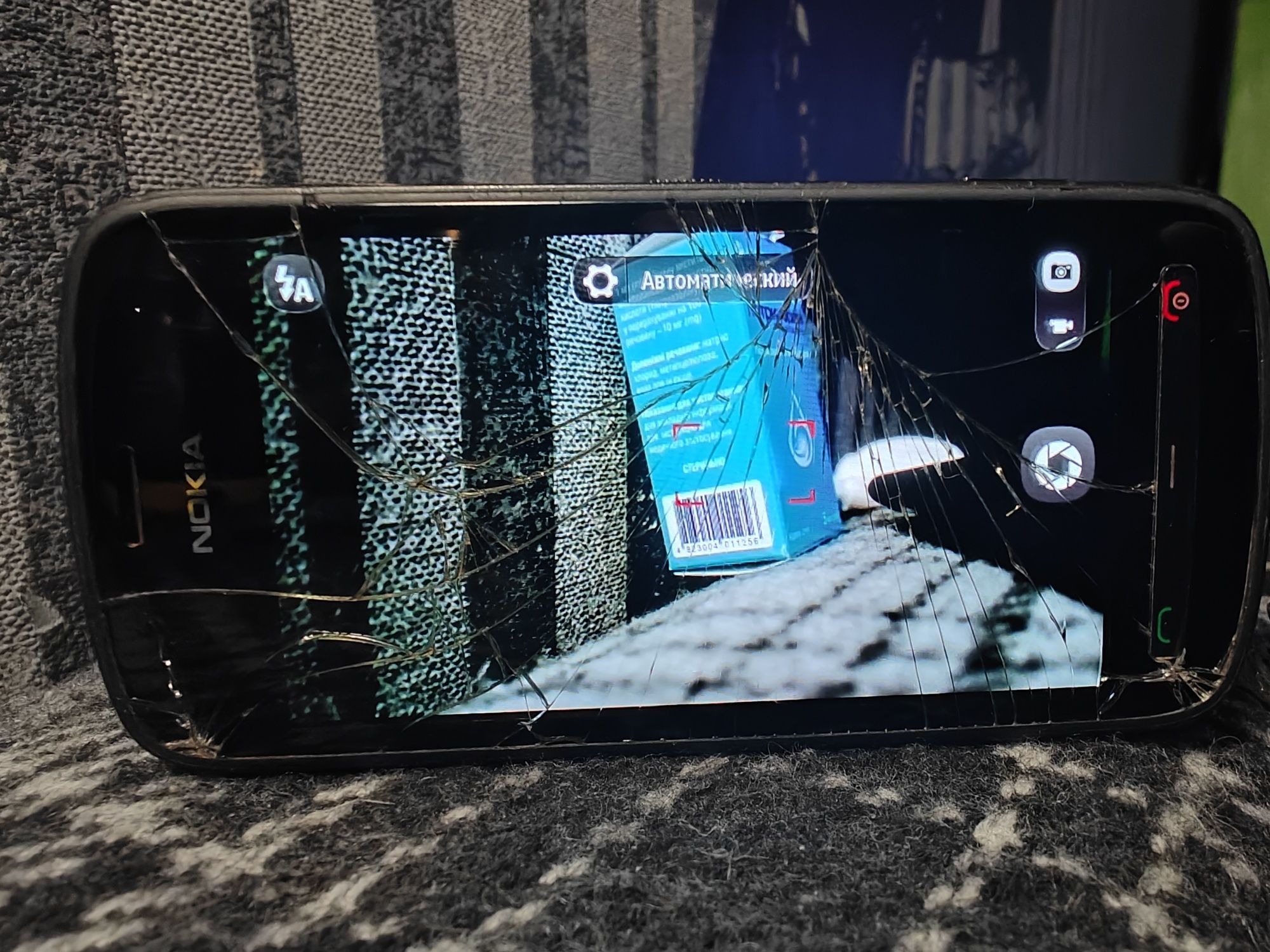 Продам телефон  Nokia 808 PureView