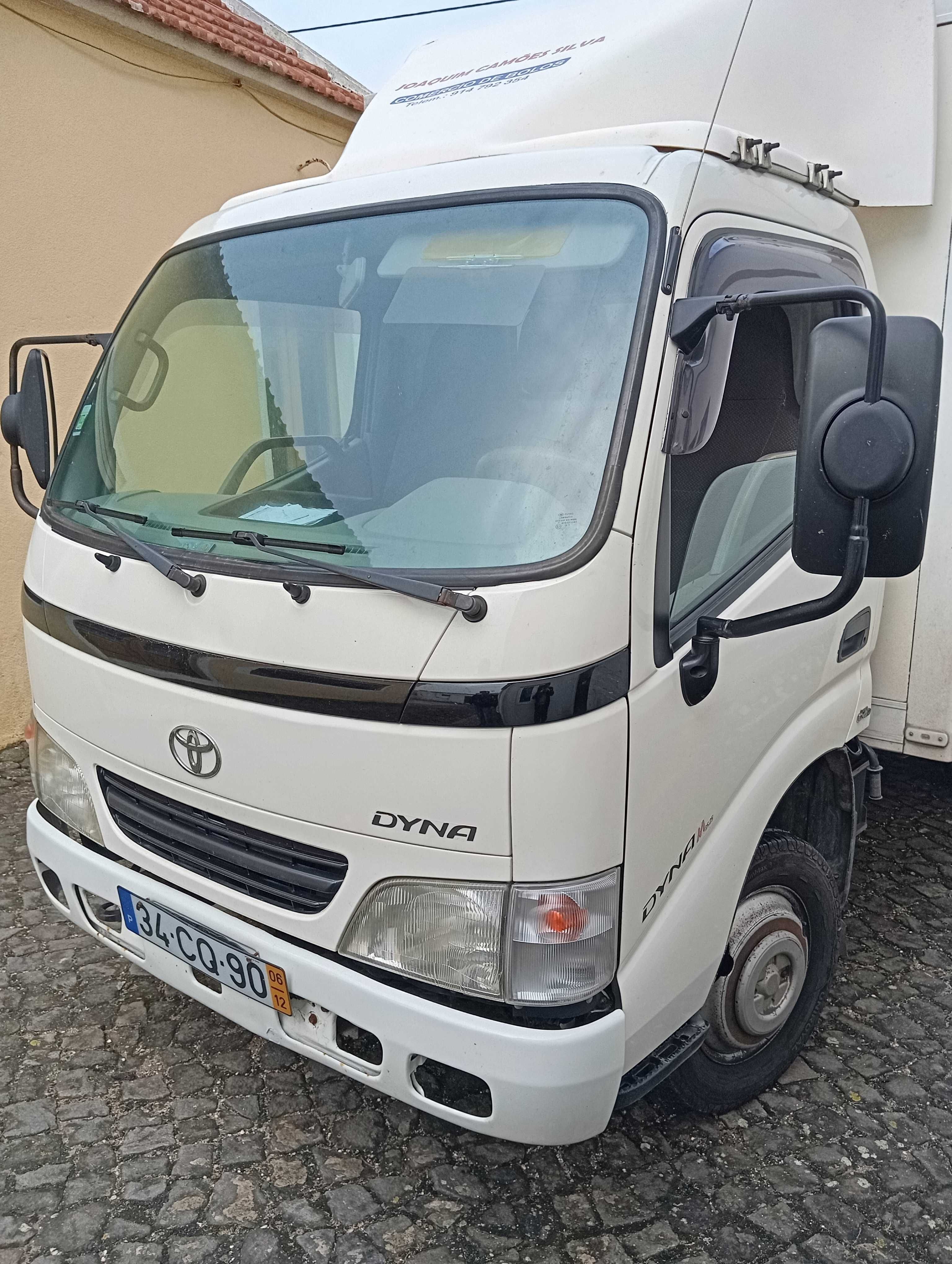 Toyota Dyna 150 (Rodado duplo)