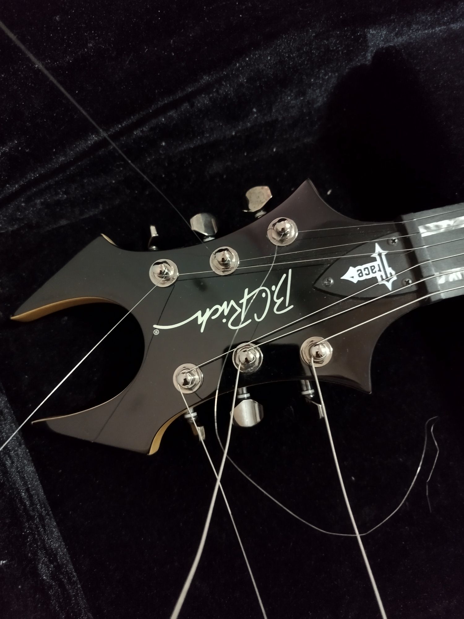 Gitara B.C. RICH futerał case
