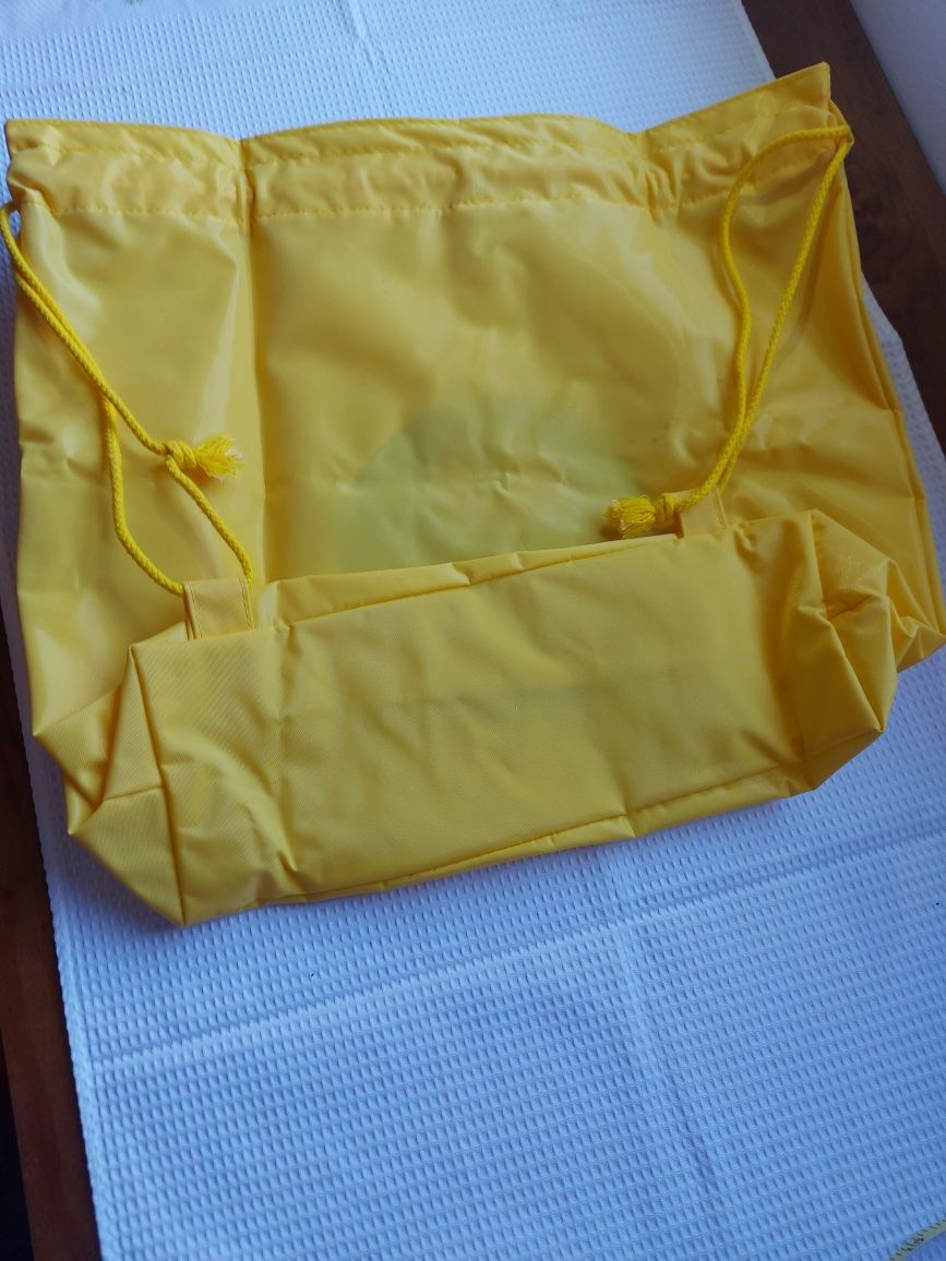 Mochila / Saco Impermeável da Solférias, Amarelo.