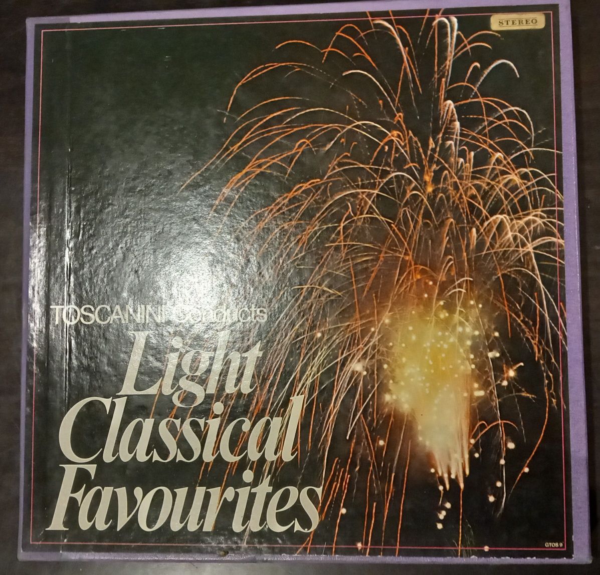 9 vinis de Toscanini conducts Light Classical Favourites