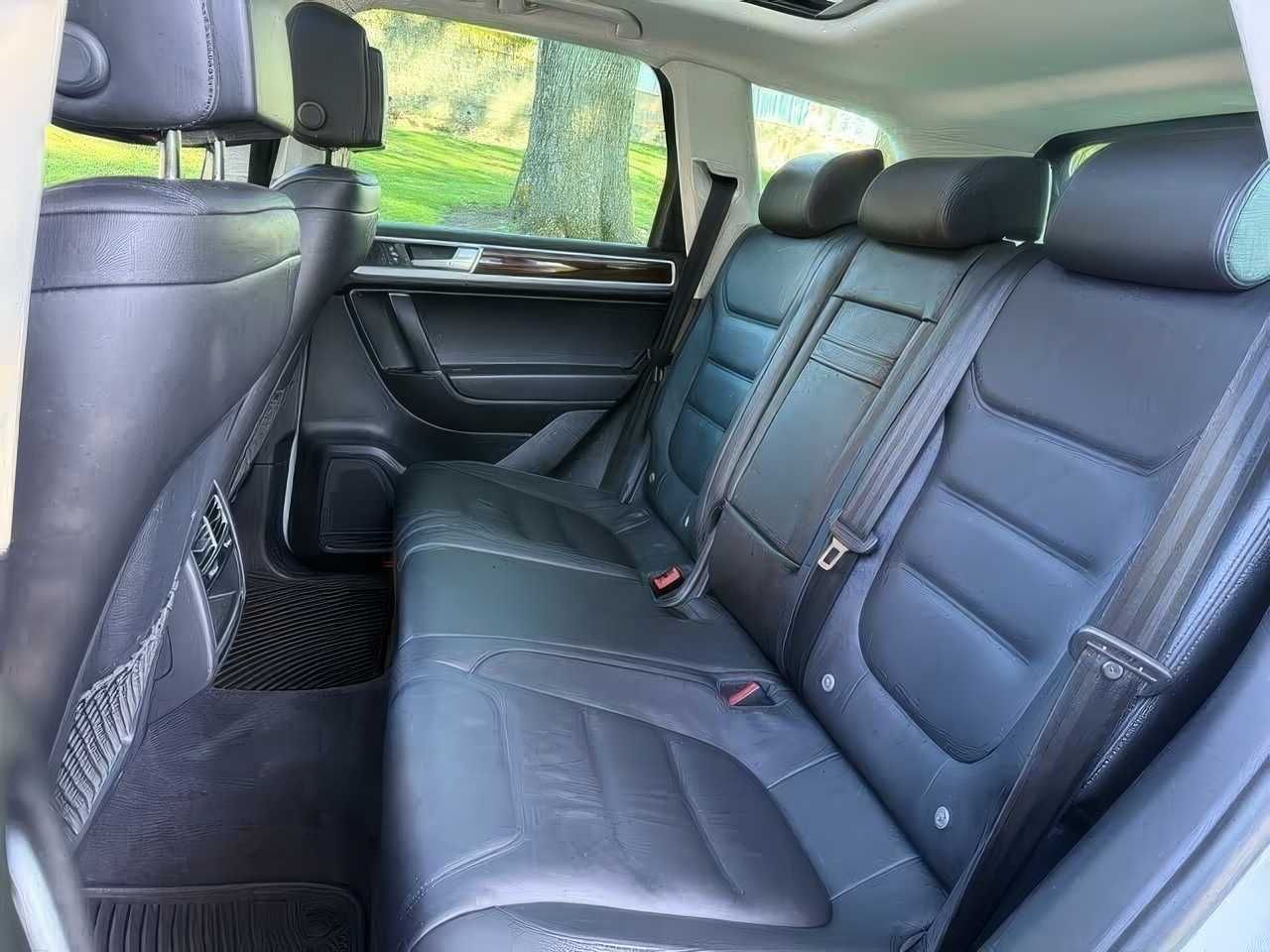 2015 Volkswagen Touareg VR6 Sport with Tech