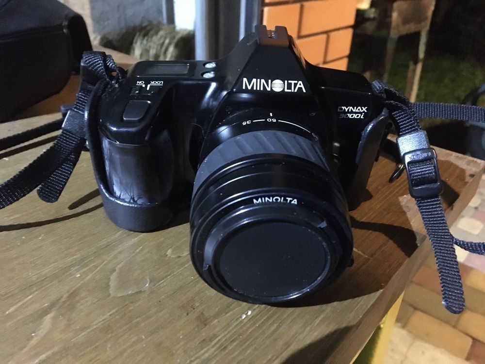 Minolta Dynax 3000i фотокамера с вспишкой minolta program 2000i + акум