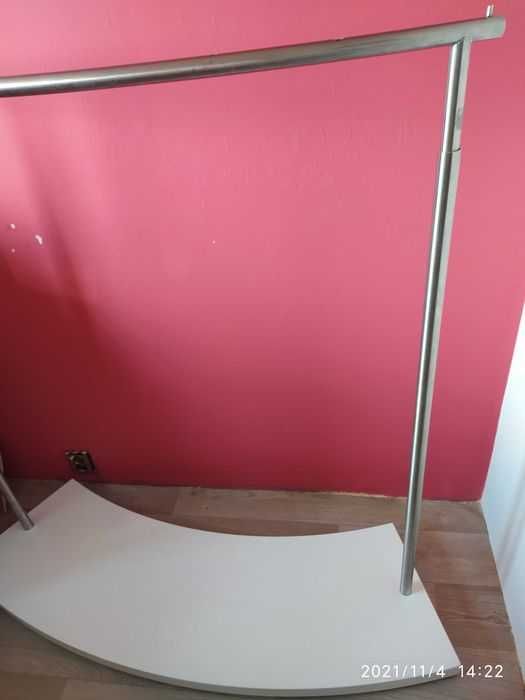 Wieszak stojący na ubrania+ płyta biały połysk dł.140cm do domu/sklepu