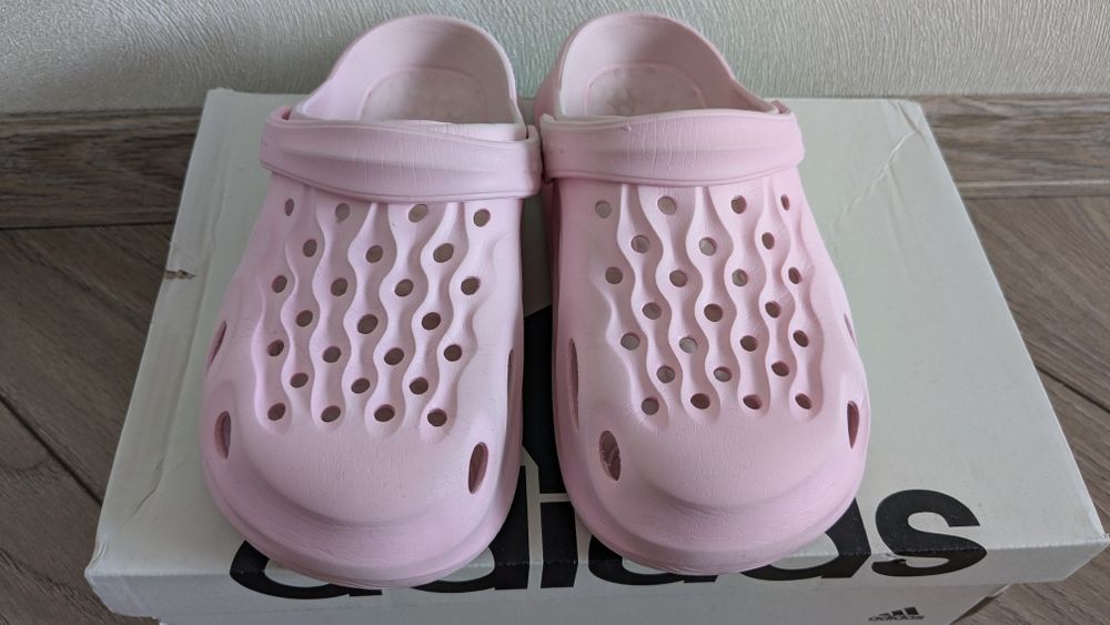 Крокси Crocs для дівчини віддам