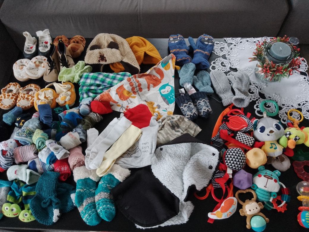 Wyprawka chłopięca/dziewczęca 56, 62, 68 paka ubrań, buty i kombinezon
