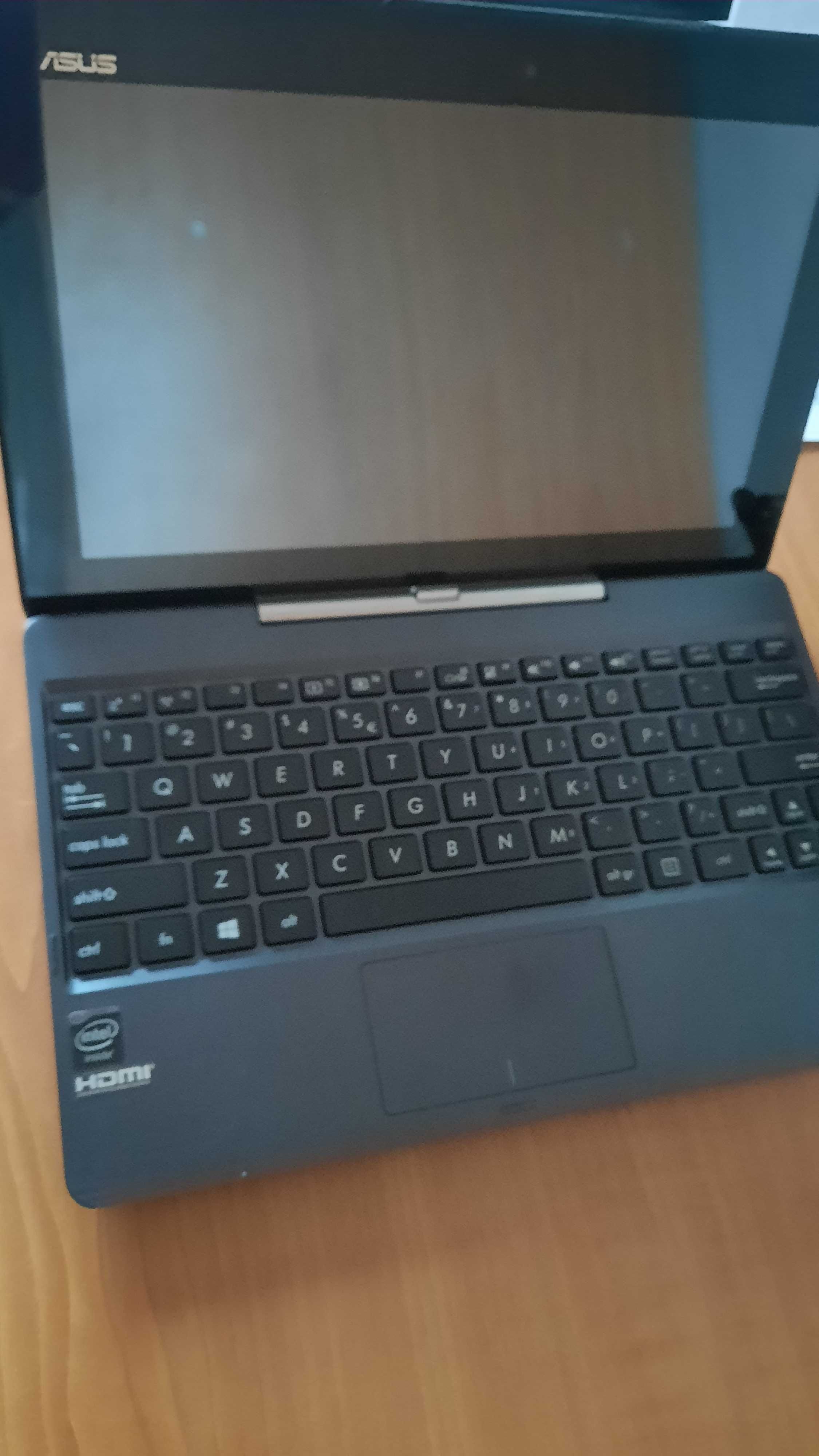 Tablet ,mały laptop ASUS t 100