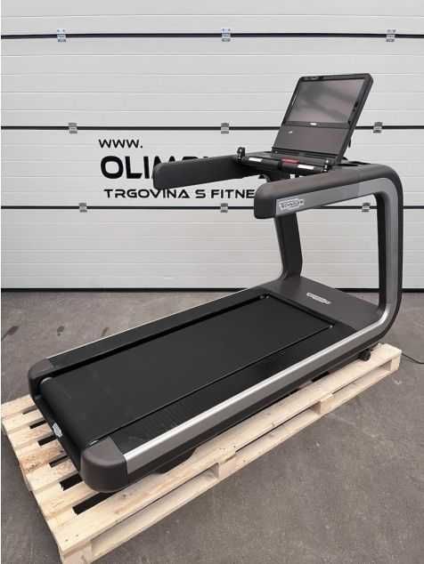 Профессиональная Беговая дорожка TechnoGym Run Artis Unity