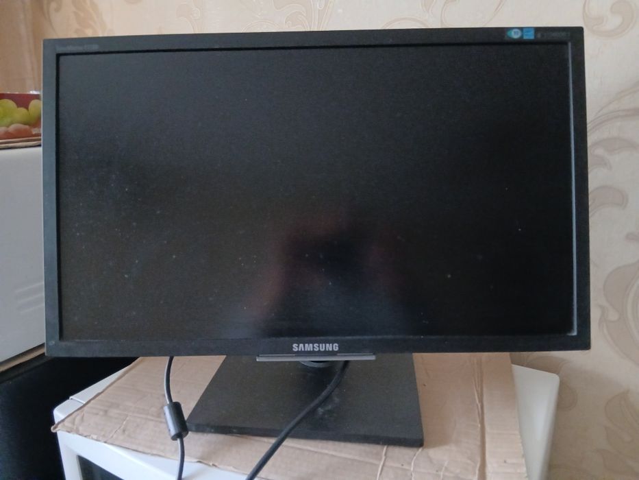 Монитор Самсунг F2380. 23"LCD. Рабочий.