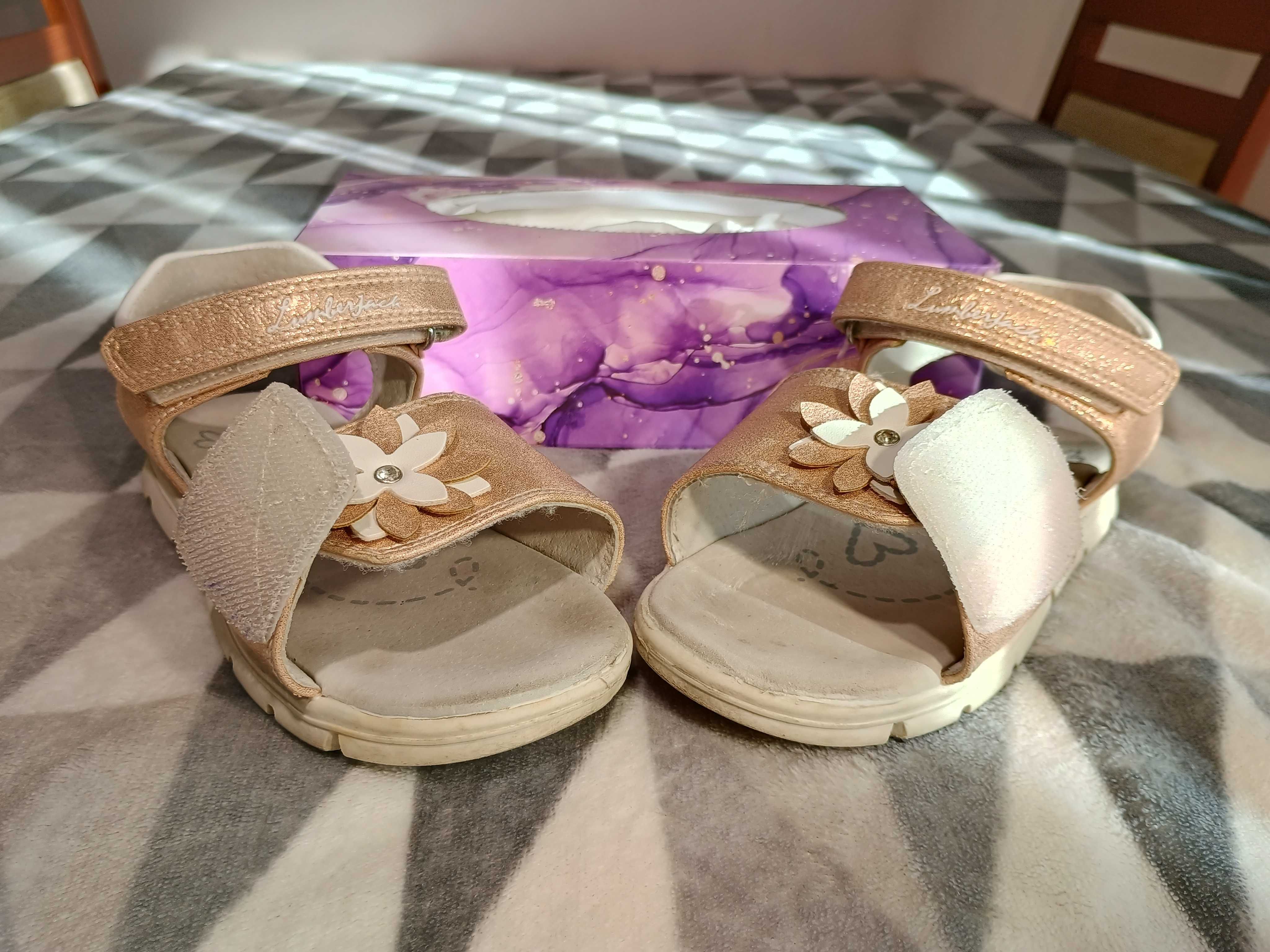 Buty sandały firmy LUMBERJACK junior Vera Pelle eleganckie zadbane !