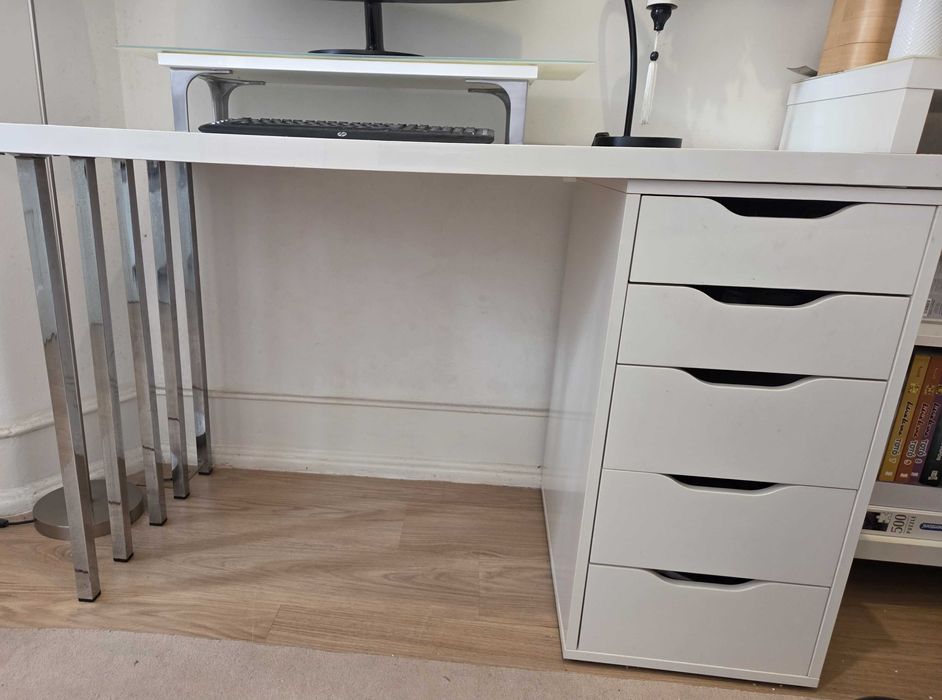 Secretária - IKEA