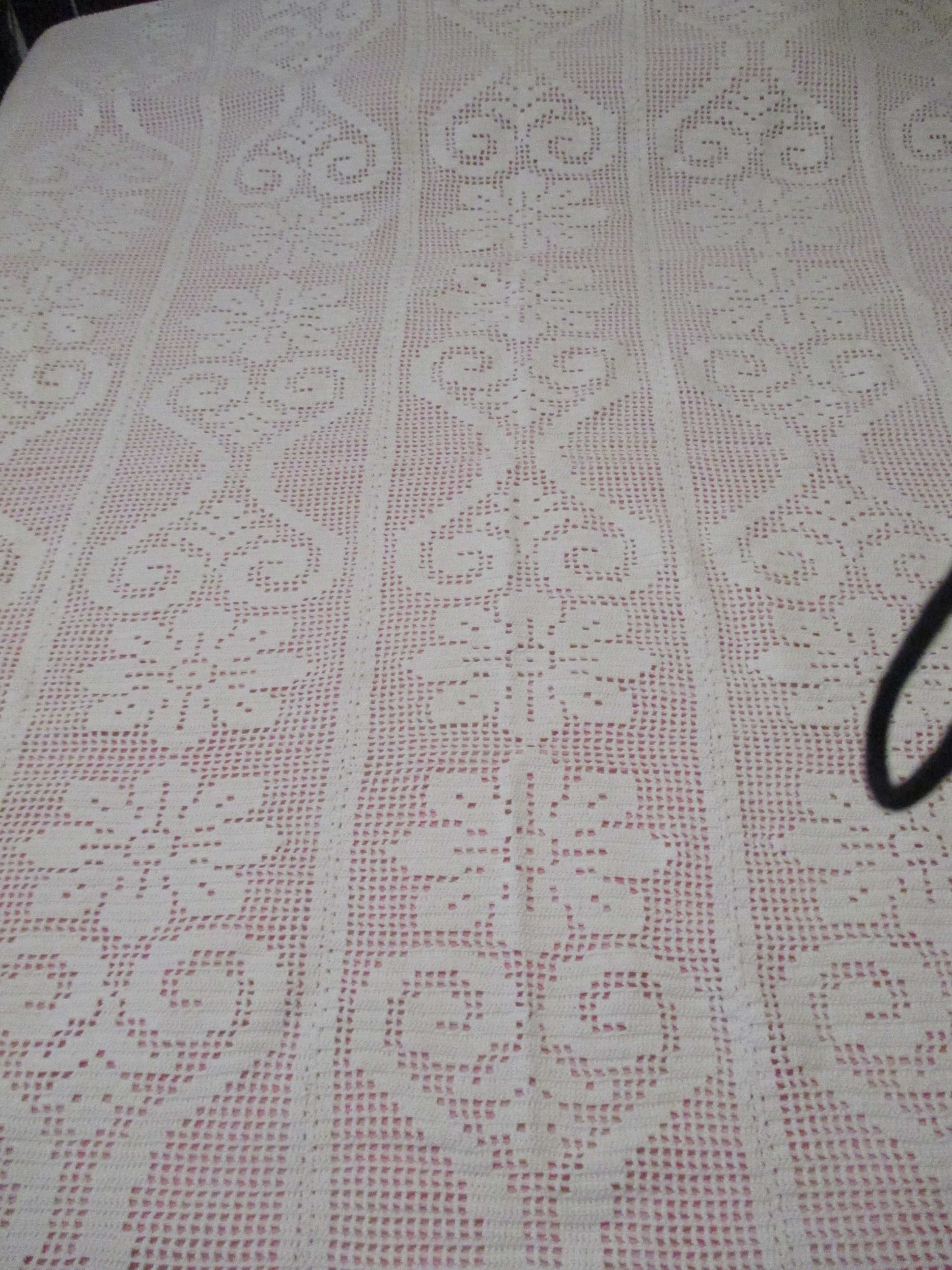 Colchas/cobertas em renda