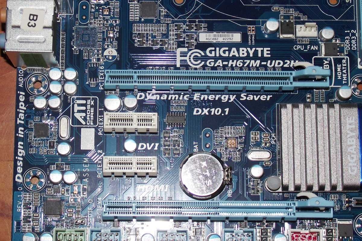 Płyta główna Gigabyte mATX s.1155 + procesor Intel i5-2400