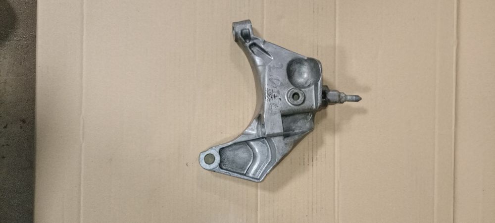 Łapa mocowanie skrzyni biegów 2.0 dCi laguna 3 Espace 4 scenic 3