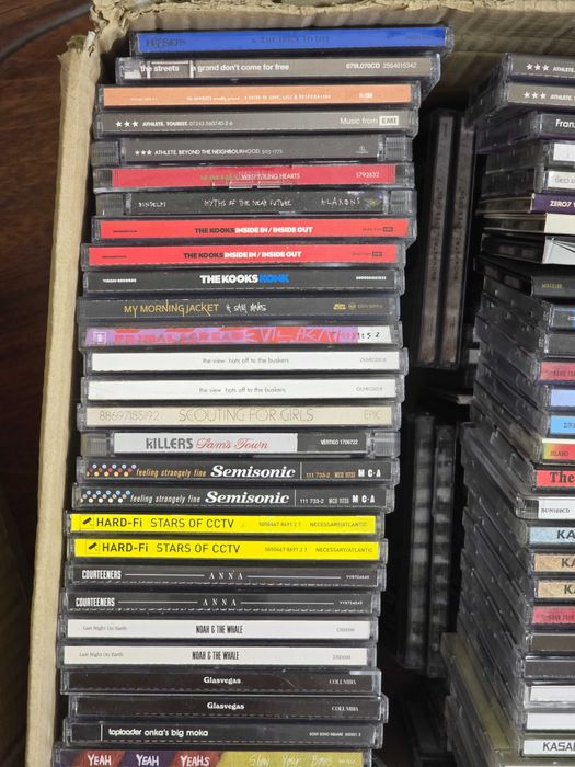 Indie Rock CD | Kasabian, The White Stripes, Maximo Park, The Kooks