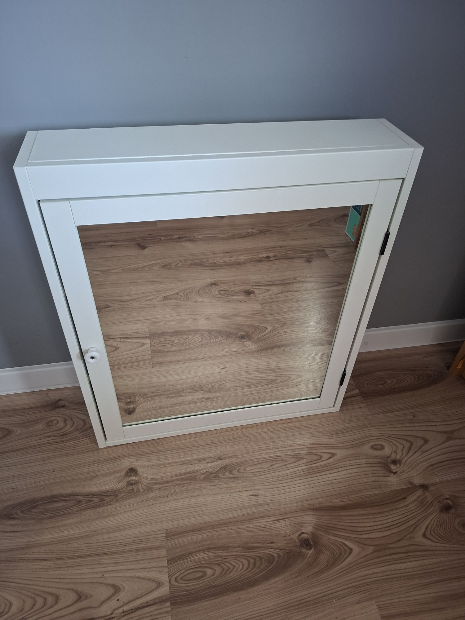 IKEA szafka łazienkową z lustrem