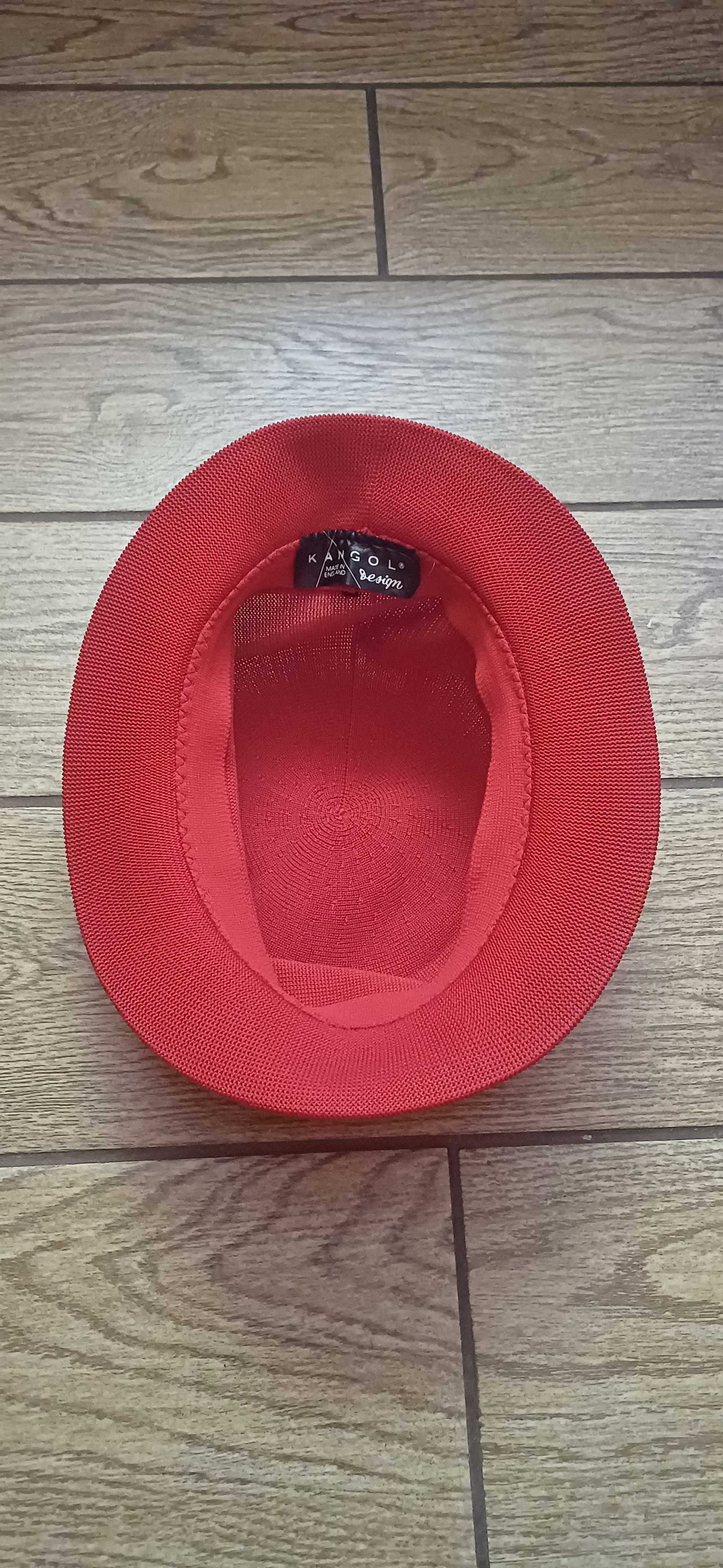 Czerwony kapelusz Kangol