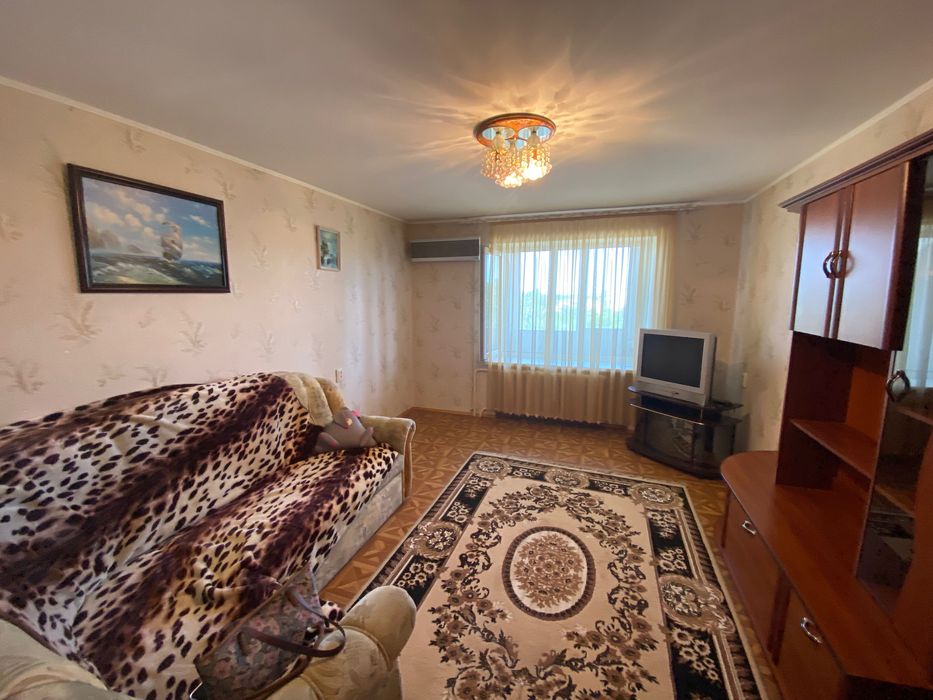 Продаж 2к/кв з додатковою кімнатою на мансарді в центрі міста (л1)