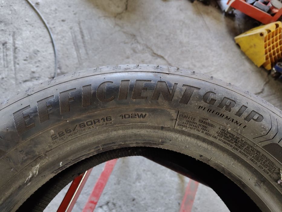 225/60R16 GoodYear Efficient Grip   L486/7H