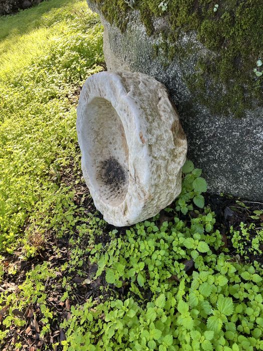 Pia em pedra marmore de Estremoz