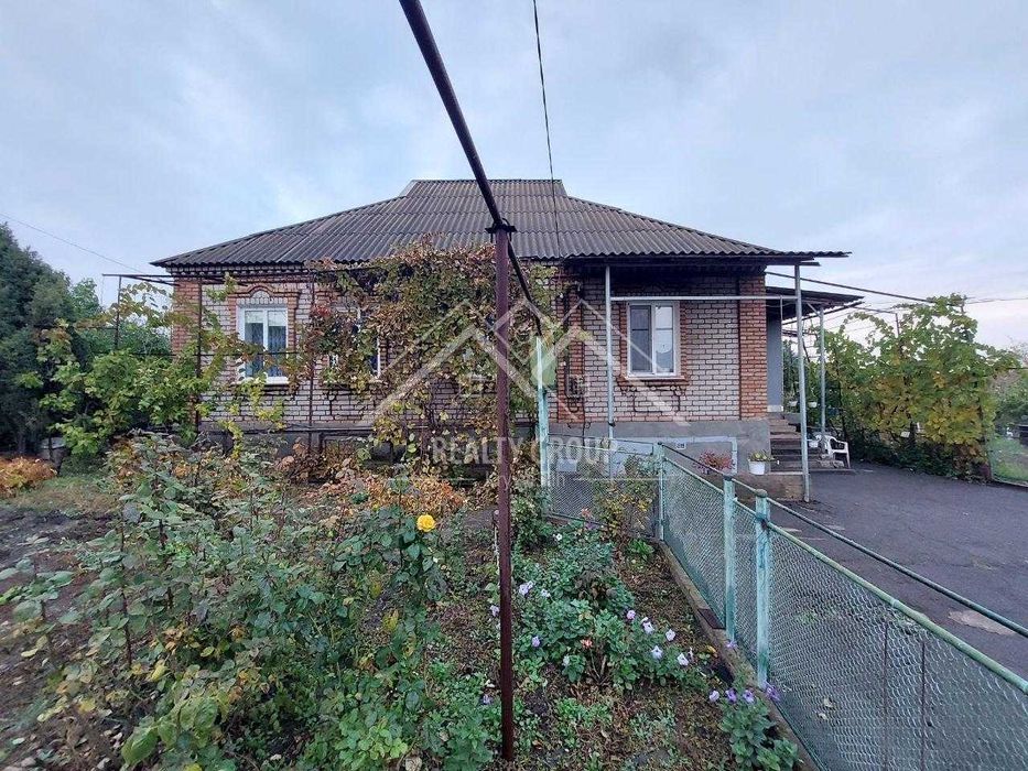 Продаж будинку з великою земельною ділянкою у ЦМ р-ні по вул.Толстого
