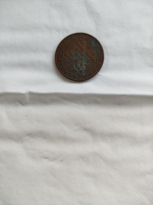 Moedas diversas de escudo