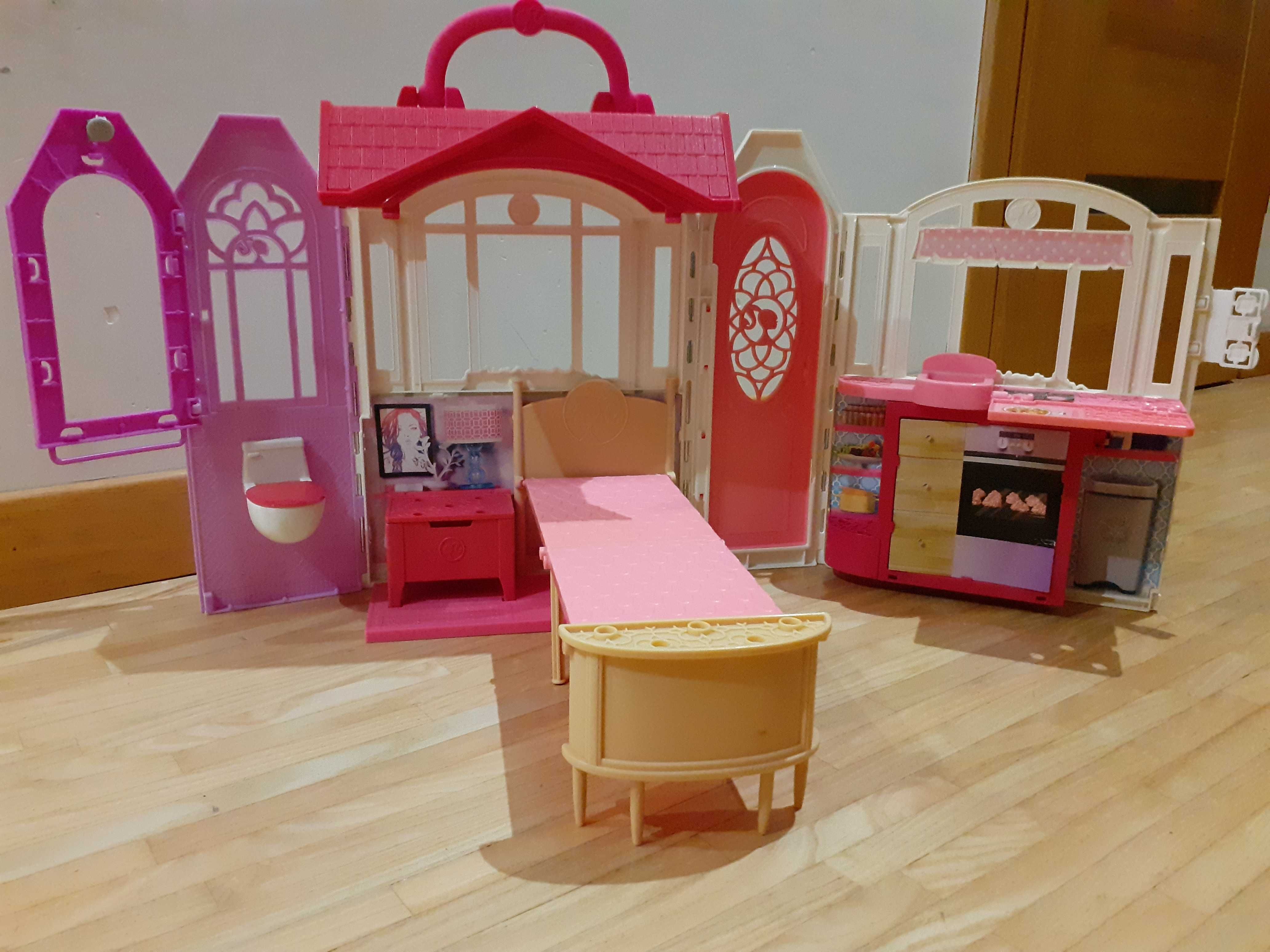 Barbie domek typu walizka