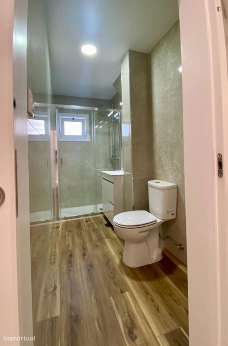 Quarto - localizado em Ramalde Porto