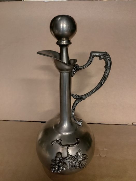 Peça decorativa em estanho