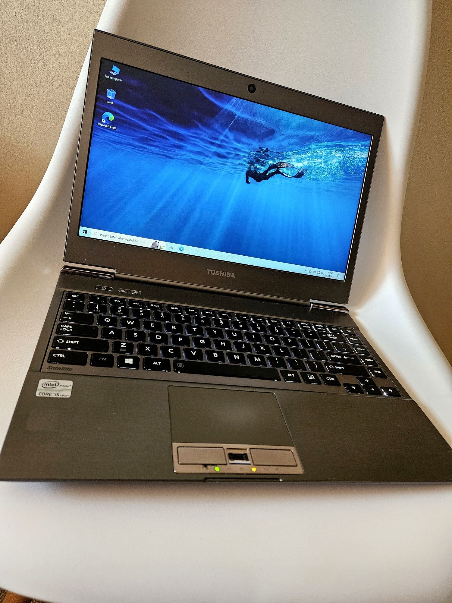 Ultrabook Toshiba 13.3 cala. Intel i5,10Gb ram,win 10, podświetlana kl