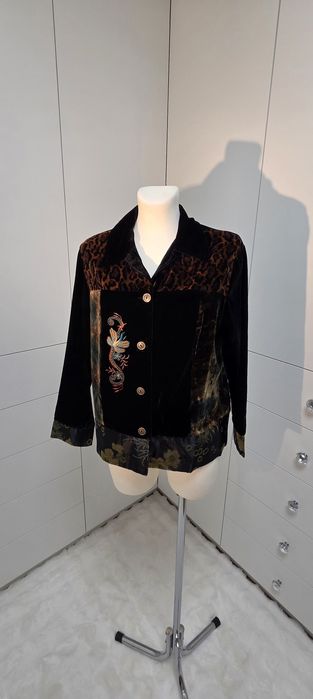 Aksamitna kurteczka z motywem egzotycznym. Kupiona w USA