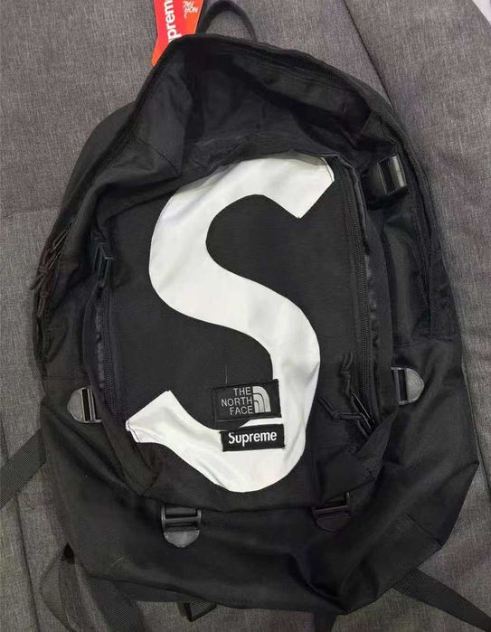Plecak czarny w kolaboracji Supreme x The North Face