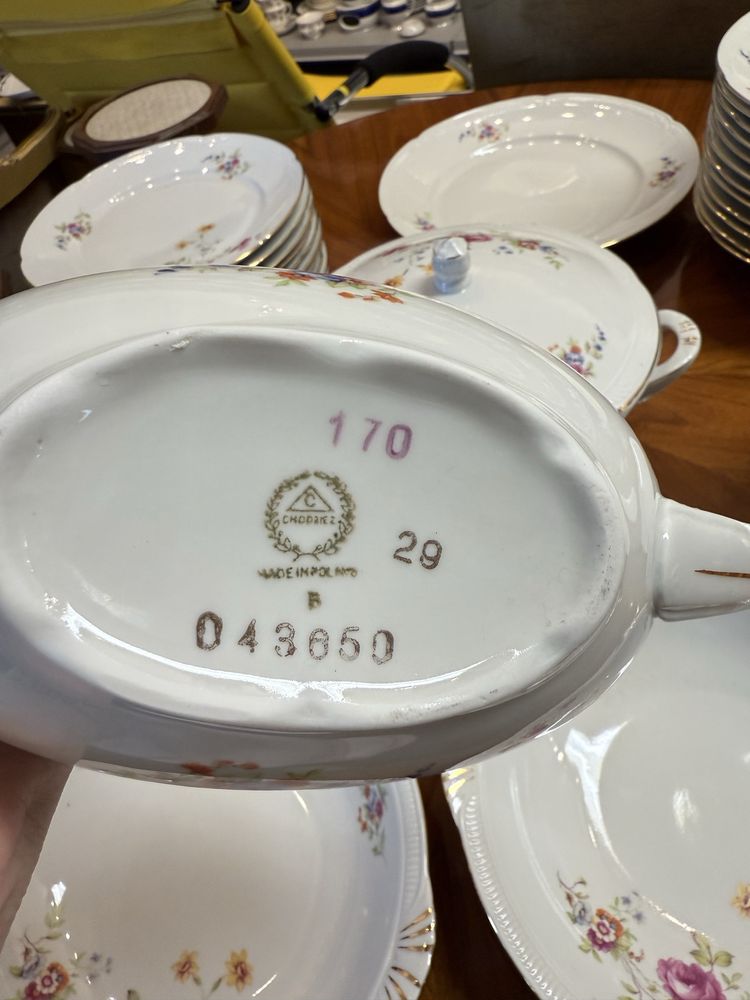 Stary serwis  obiadowy zestaw porcelanowy Chodzież kwiaty 1422
